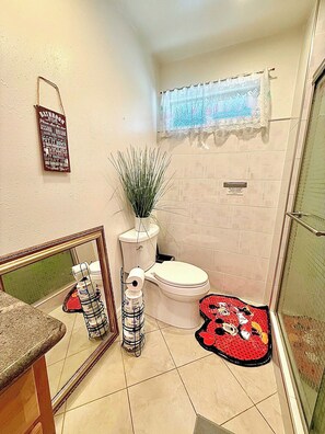 Bathroom - 2 BRs 2Ba 15mins to DTLA Fast Tri-Band WiFi (Monterey Park)