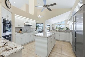 Ferienhaus, 3 Schlafzimmer | Eigene Küche | Kühlschrank, Ofen, Wasserkocher mit Kaffee-/Teezubehör, Toaster