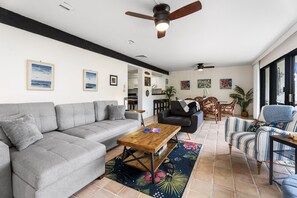 Apartment, 2 Schlafzimmer | Wohnbereich | Smart-TV
