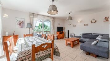 Télévision, table de tennis de table