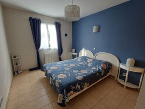 Iron/ironing board, WiFi, bed sheets - Villa “La Ceriseraie” with Mountain View, Wi-Fi, and Air Conditioning (Malaucène)