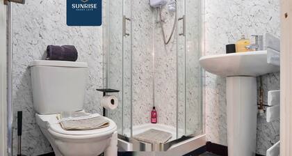 Spacious 4BR City Centre Apartment Dundee