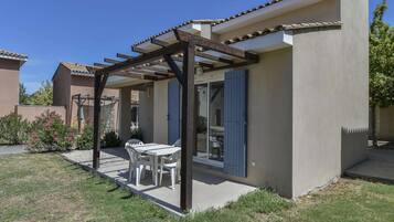 Rumah | Tempat makan outdoor