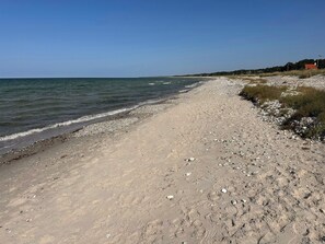 Beach - Become one with nature in "Oldes Hytte" (Nykøbing Sjælland)