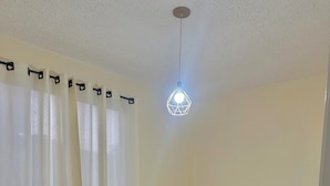 2 室のベッドルーム、WiFi、ベッドシーツ