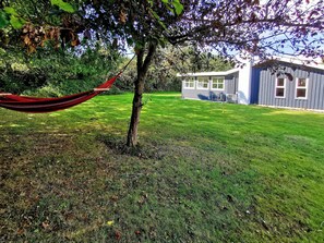 Property grounds - Holiday home near beach and cliffs on Langeland (Humble)