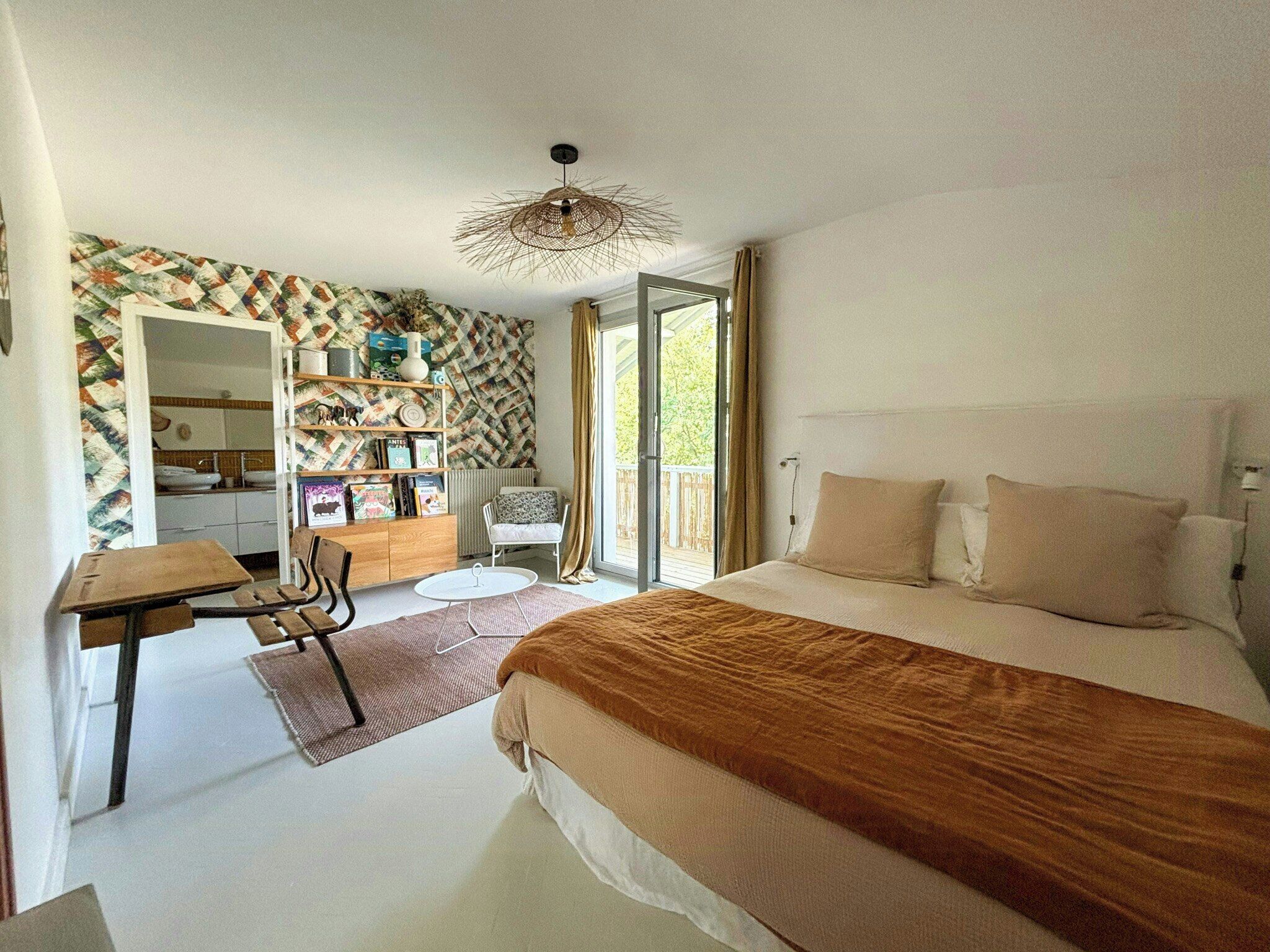 5 bedrooms, desk, free WiFi