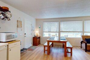 Interior - NEW! 2bd, Fire Pit, BBQ, Dogs Ok (616) (Westport)