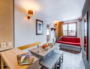Apartment | Dining - Spacious Ski Apartment for Six (Tignes)