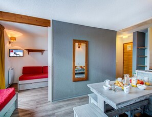 Apartment | Living room - Spacious Ski Apartment for Six (Tignes)