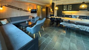 TV, fireplace - Apartment for 18 with ski in/ski out in Hemsedal (Hemsedal)