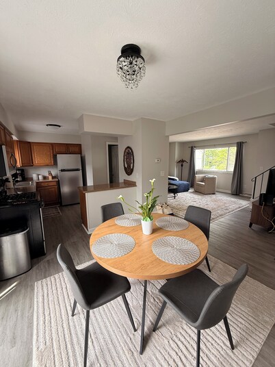 This beautiful 3-bedroom condo in Painesville has the comforts of home, elevated