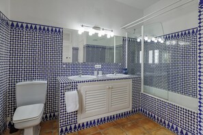 Villa | Badezimmer | Haartrockner