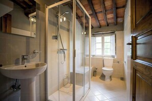 Shower - Apartment on vineyard near Lucca (Segromigno in Monte)