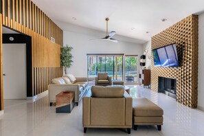 Smart TV, fireplace - Rancho Estates Retreat (Rancho Mirage)