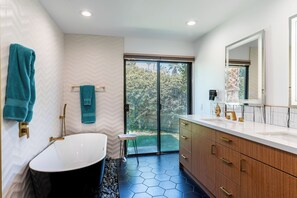 Hair dryer, towels - Rancho Estates Retreat (Rancho Mirage)