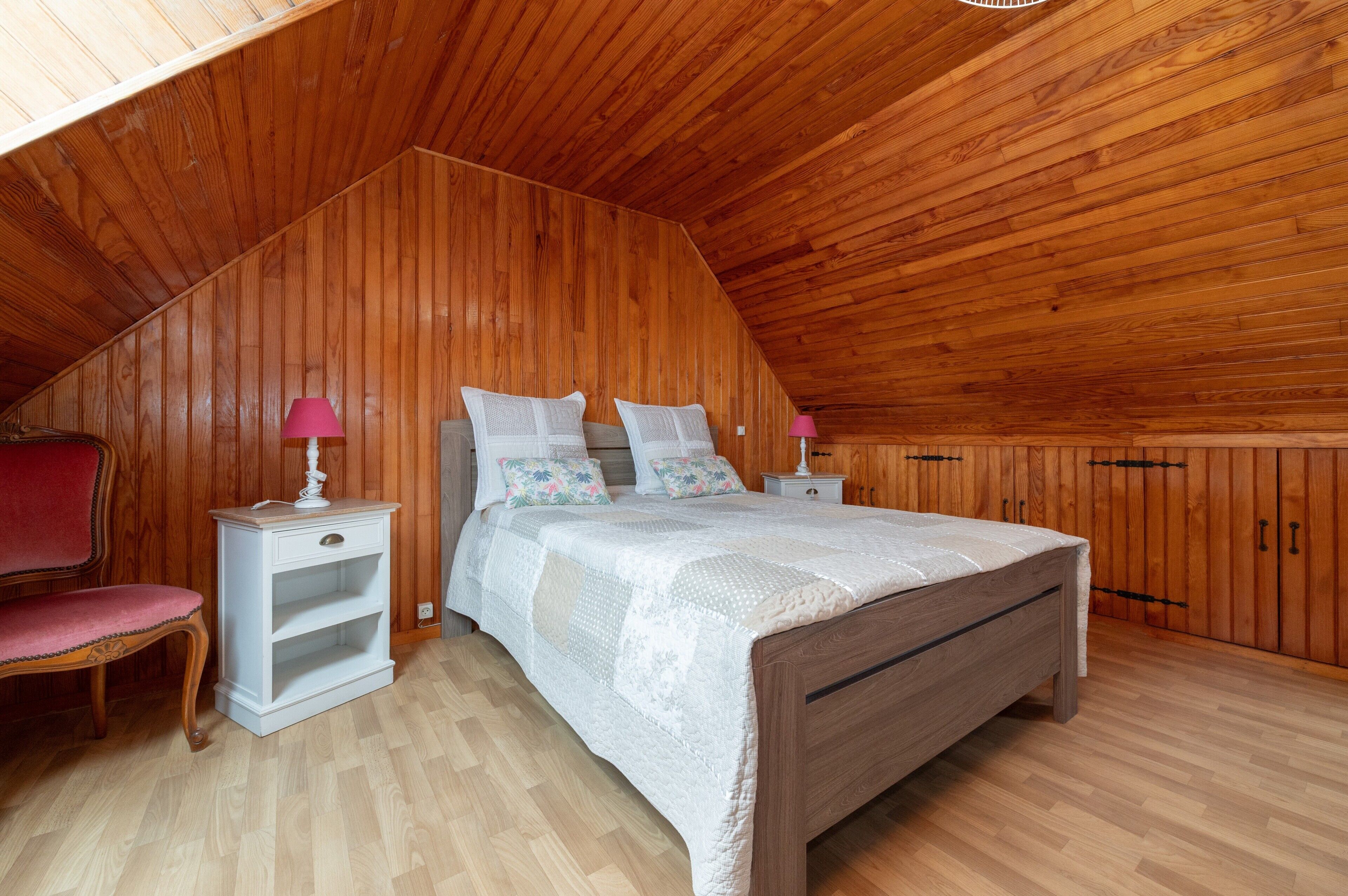 3 dormitorios, tabla de planchar con plancha, wifi y ropa de cama