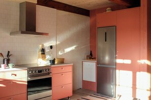 Oven, dishwasher, coffee/tea maker