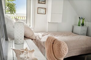 Desk, free WiFi - Nature-close home near beach at Limfjorden (Thyholm)
