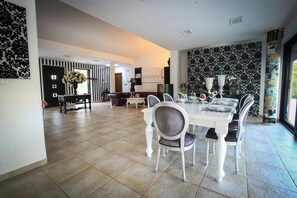 Dining - Villa with pool in the heart of Puglia (San Michele salentino)