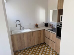 Private kitchen - Sposata - Stone house with heated pool in Figari. (Figari)