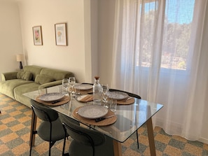 Dining - Sposata - Stone house with heated pool in Figari. (Figari)
