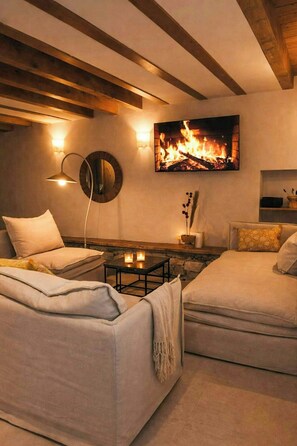 Interior - Lakeside cottage near Aix-les-Bains (Conjux)