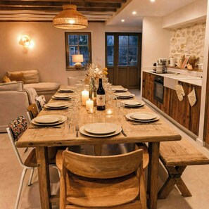 Dining - Lakeside cottage near Aix-les-Bains (Conjux)