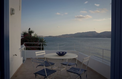 Villa Soleil Milos - Delmar Collection