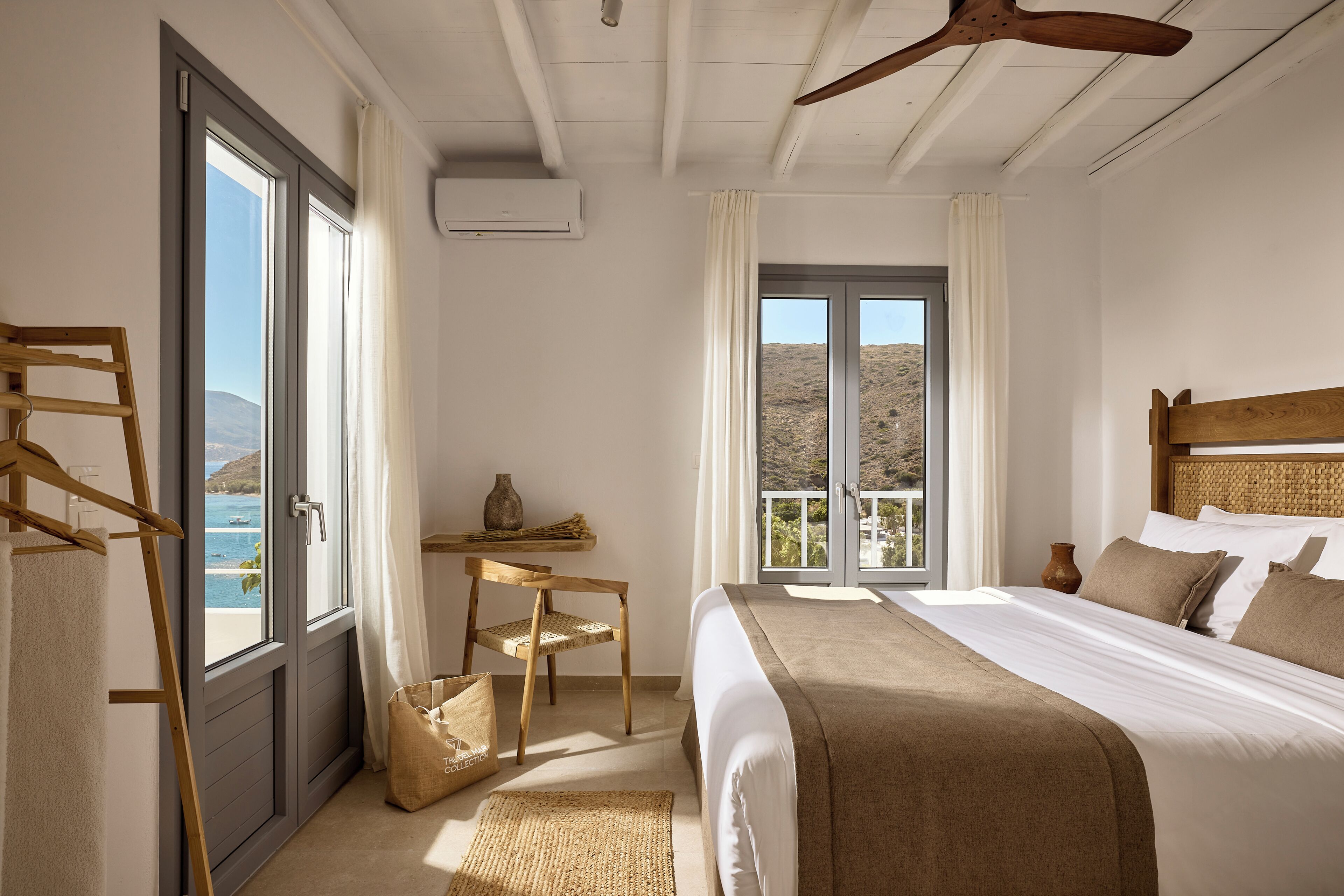 Villa Soleil Milos - Delmar Collection | Safe på rommet, lydisolert, strykejern/-brett og barnesenger (inkludert)