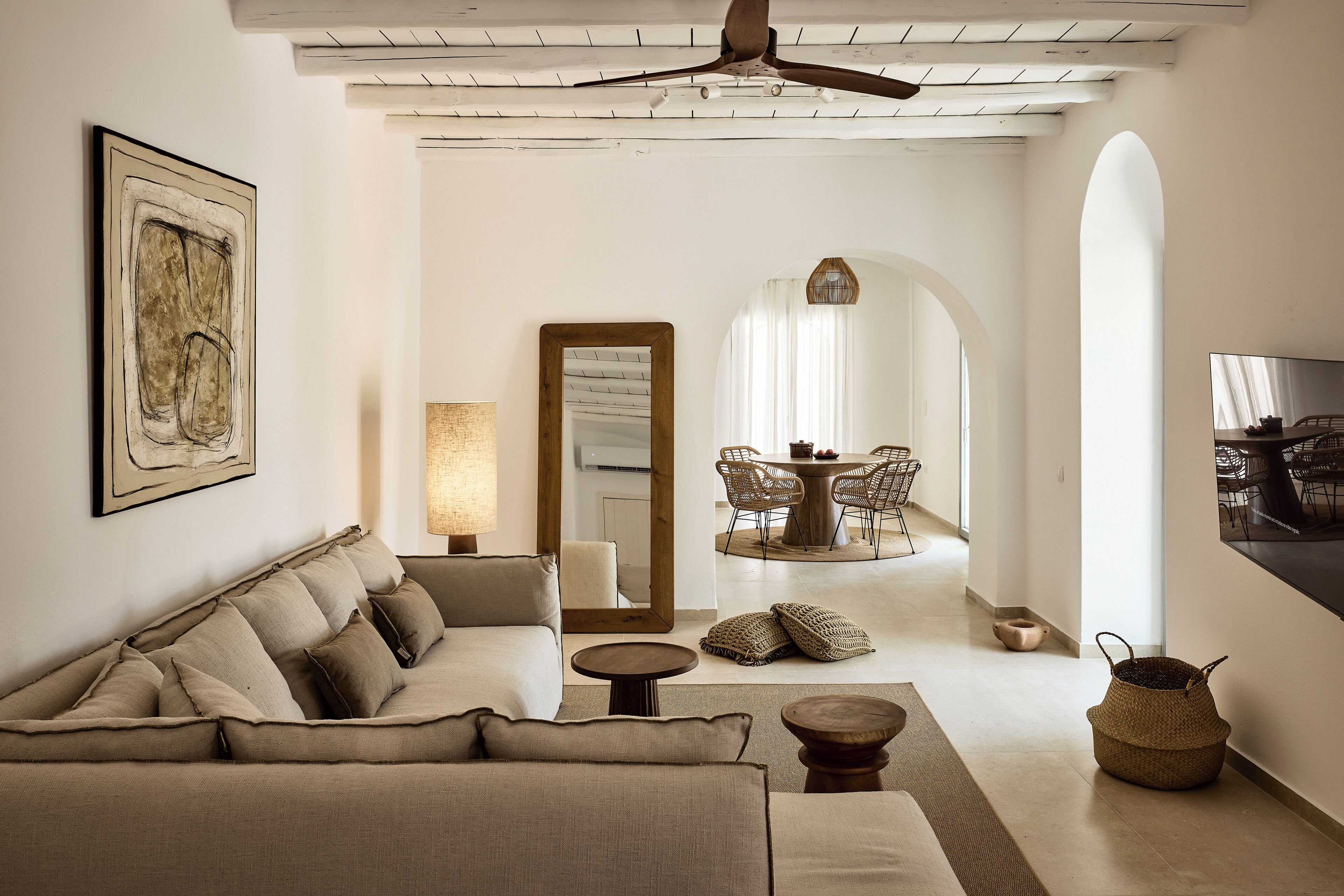 Villa Soleil Milos - Delmar Collection | Oppholdsområde | En 43-tommers Flatskjerm-TV med kabel-kanaler
