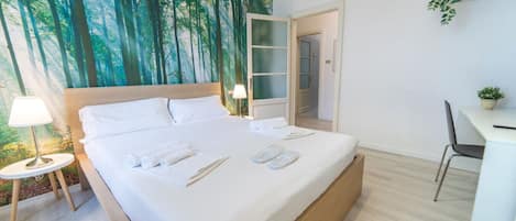 1 bedroom, desk, iron/ironing board, WiFi