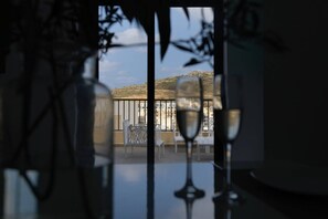 Dining - Jacuzzi Penthouse with Large Terrace & Views (Żebbuġ)