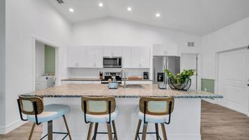 House, Garden View | Private kitchen