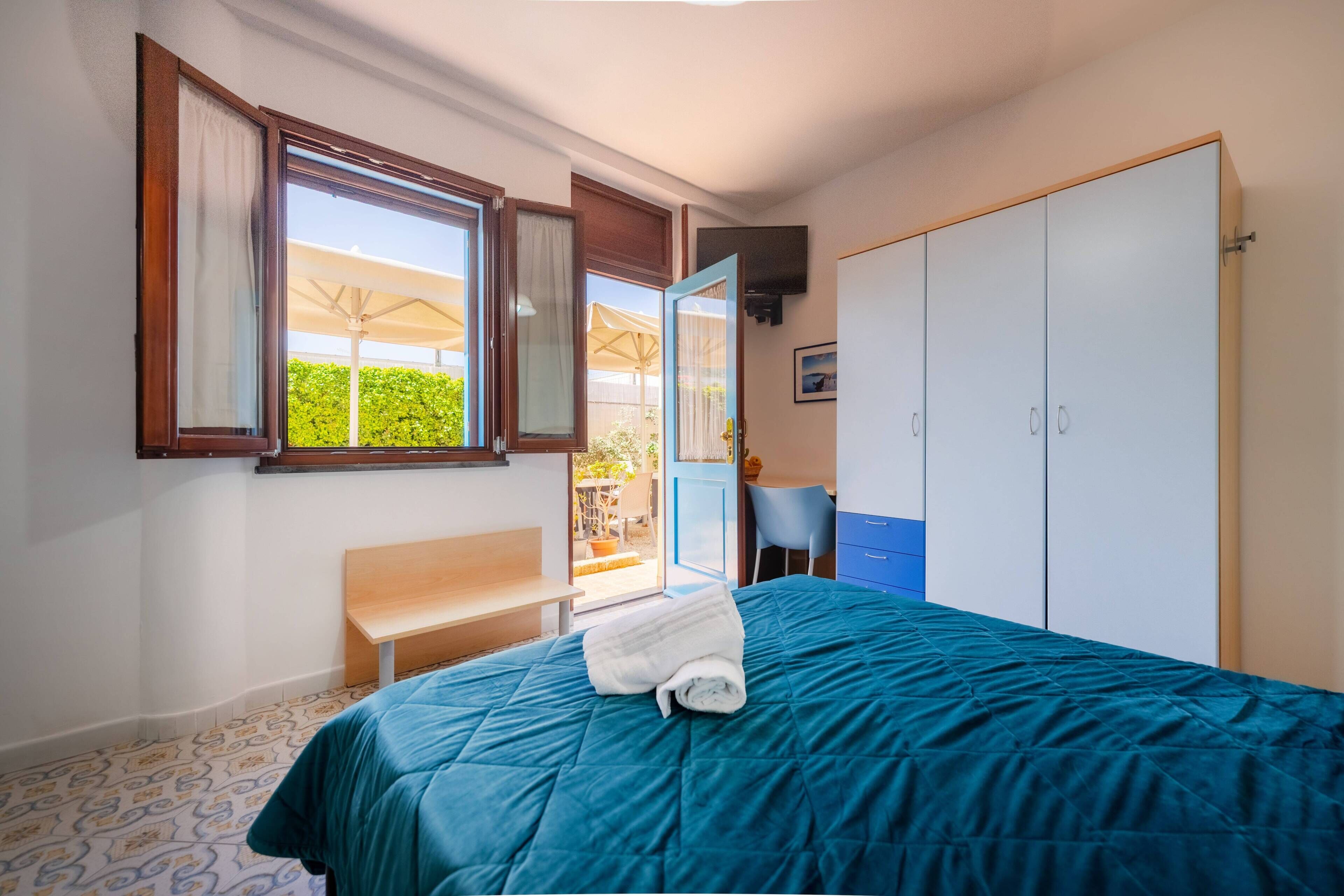 Deluxe Double Room, Courtyard View | In-room safe, soundproofing, free WiFi