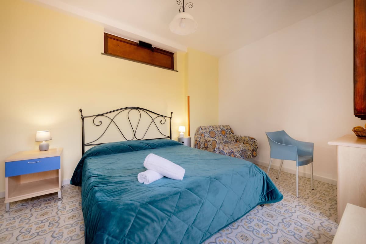 Classic Double Room, Courtyard View | In-room safe, soundproofing, free WiFi