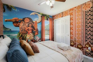 Iron/ironing board, Internet, bed sheets - NEW LISTING! ONLY 10 MINS TO DISNEY! Best Bang For Your Buck! (Kissimmee)