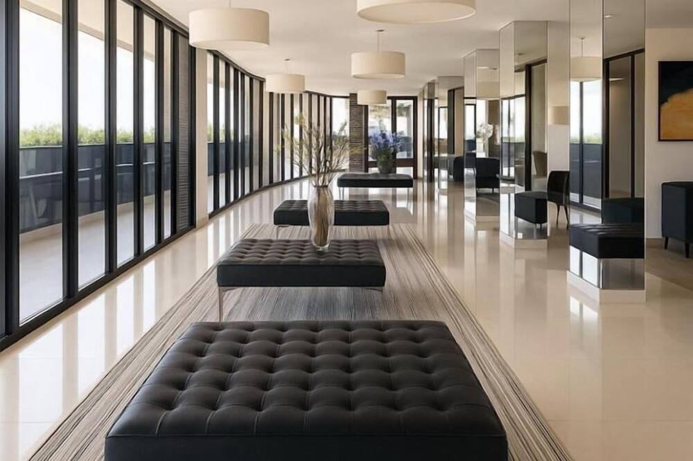 Penthouse Landscape 1403 platinum