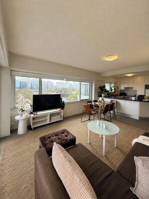 Smart TV - Iconic Harbour Views & Free Parking (Kirribilli)