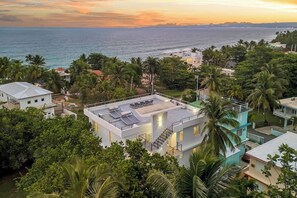 Property grounds - Casa Liana-Villa 2/ /steps to Sandy Beach! (Rincón)