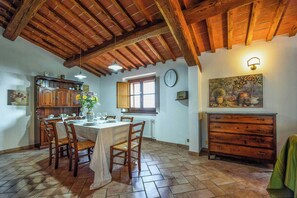 Dining - Apartment overlooking Lake Trasimeno (Lisciano Niccone)