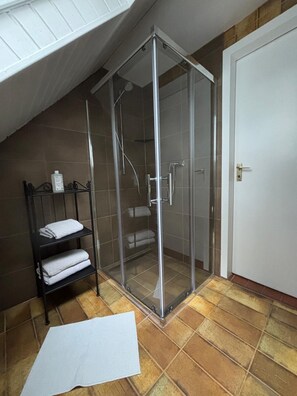 Bathroom - Vrbo Property (Dommershausen)