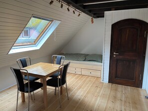 Dining - Vrbo Property (Dommershausen)