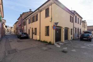 Exterior - Domus Dantis Ghibellino Fuggiasco (Ravenna)