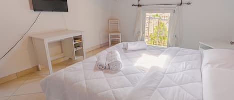 Iron/ironing board, free WiFi, bed sheets
