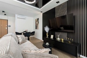 TV, offices - Air-Conditioned Apartment with Parking | Balcony (Gdańsk)