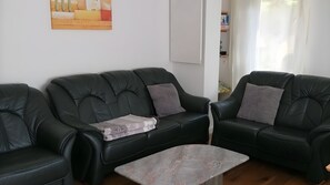 Interior - Holiday Home 'Ferienhaus Für 4 Personen 50 M²' with Private Terrace and Private Garden (Egloffstein)