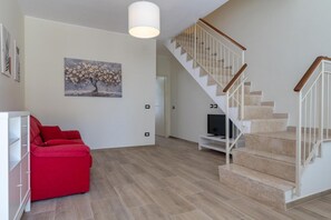 TV - A comfortable 90 sqm apartment on two levels connected by an internal staircase, ideal for up to 6 people.The property is located in Torre Faro, one of the most picturesque towns in the Messina area, about 15 km from the center of Messina, at a point whe (Messina)