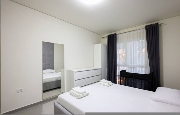 Desk, free WiFi - SanPietro Vacation Apartment 056 (Plazhi San Pietro)