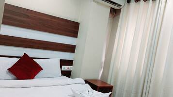 Desk, laptop workspace, free WiFi